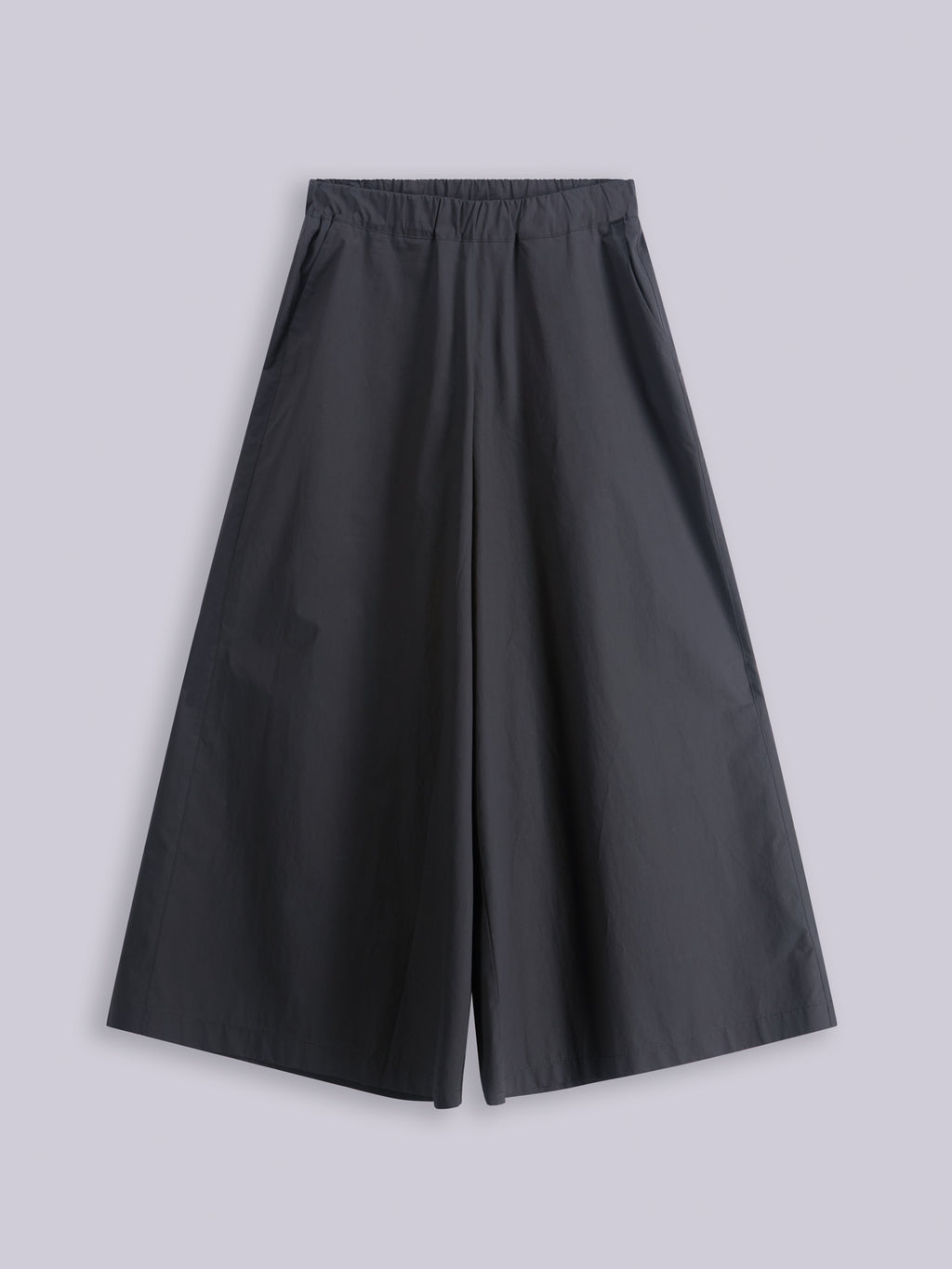 Wide cropped trousers