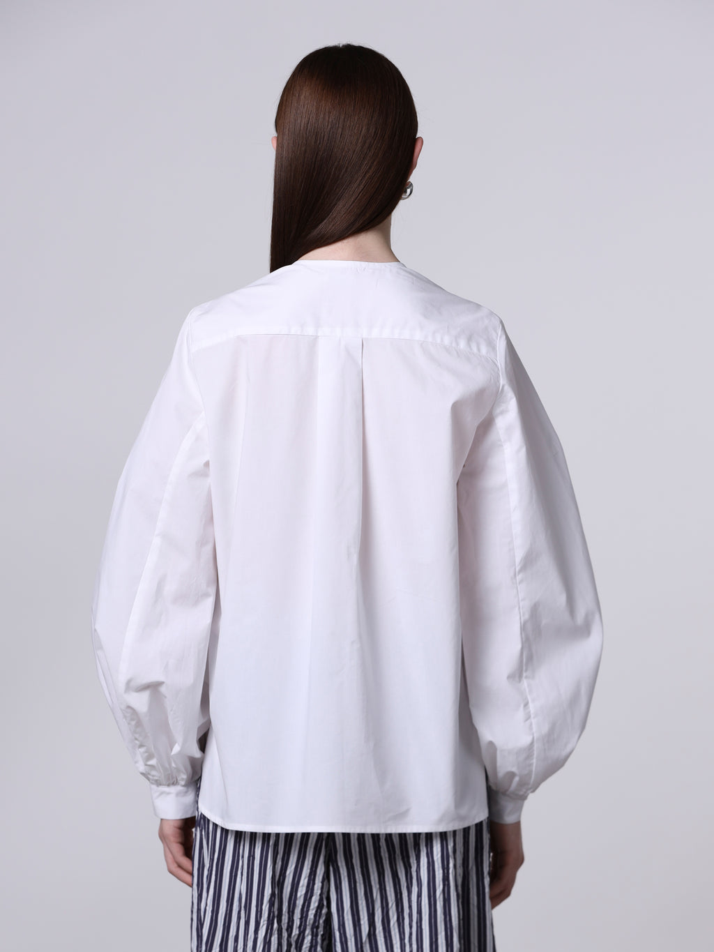 Oversized shirt with gathered sleeves