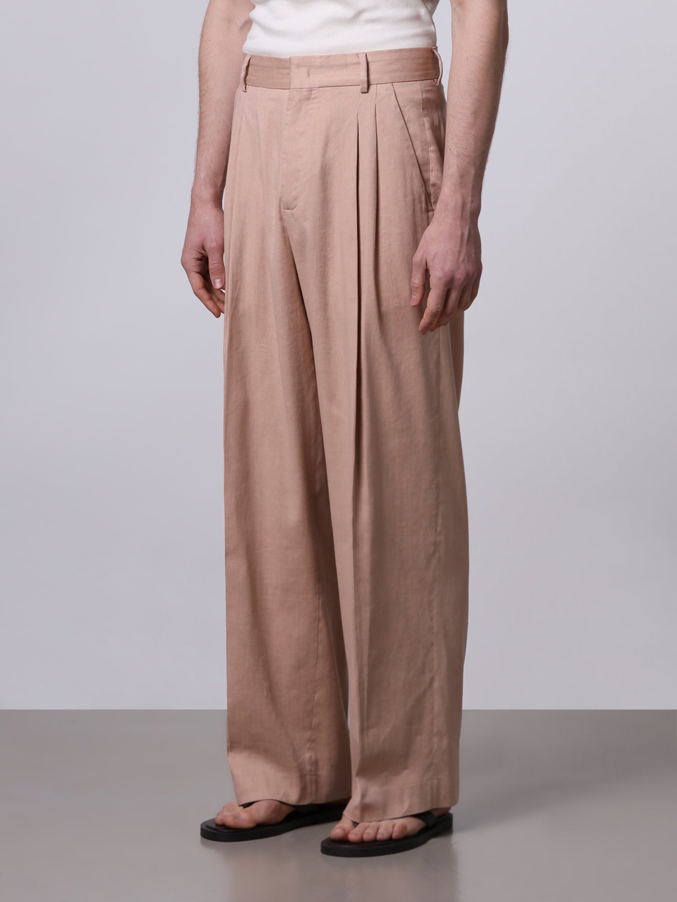 Pleated trousers