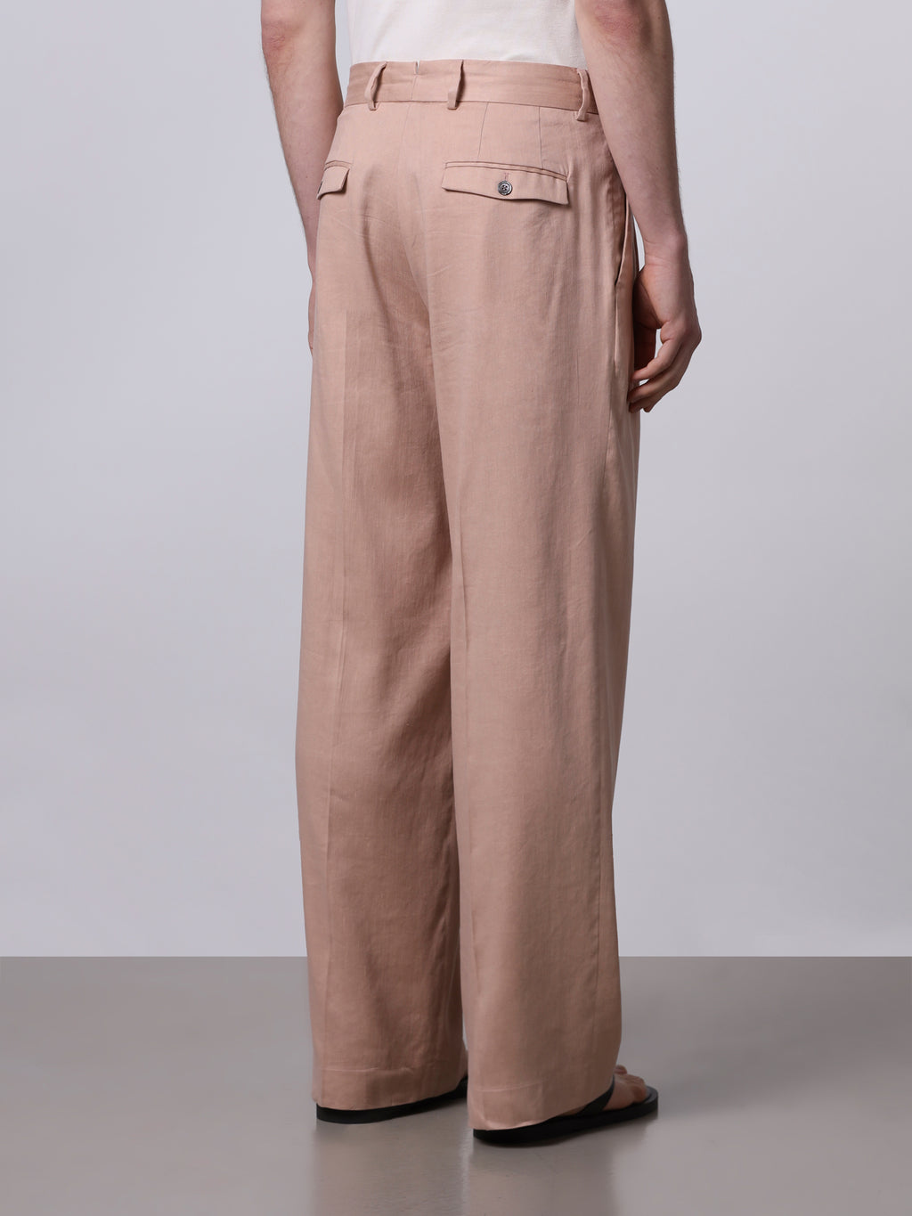 Pleated trousers