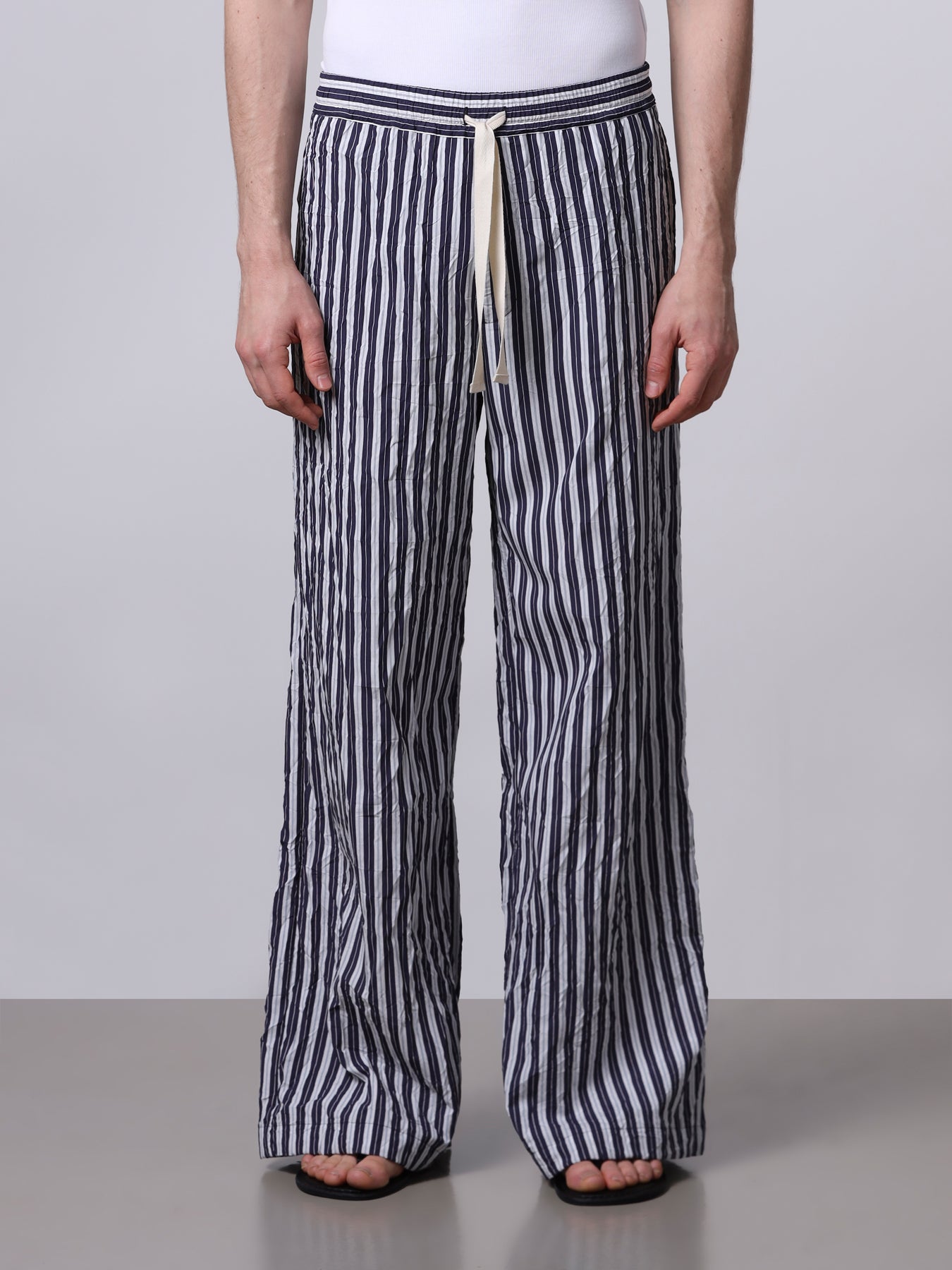 Oversized crinkled trousers