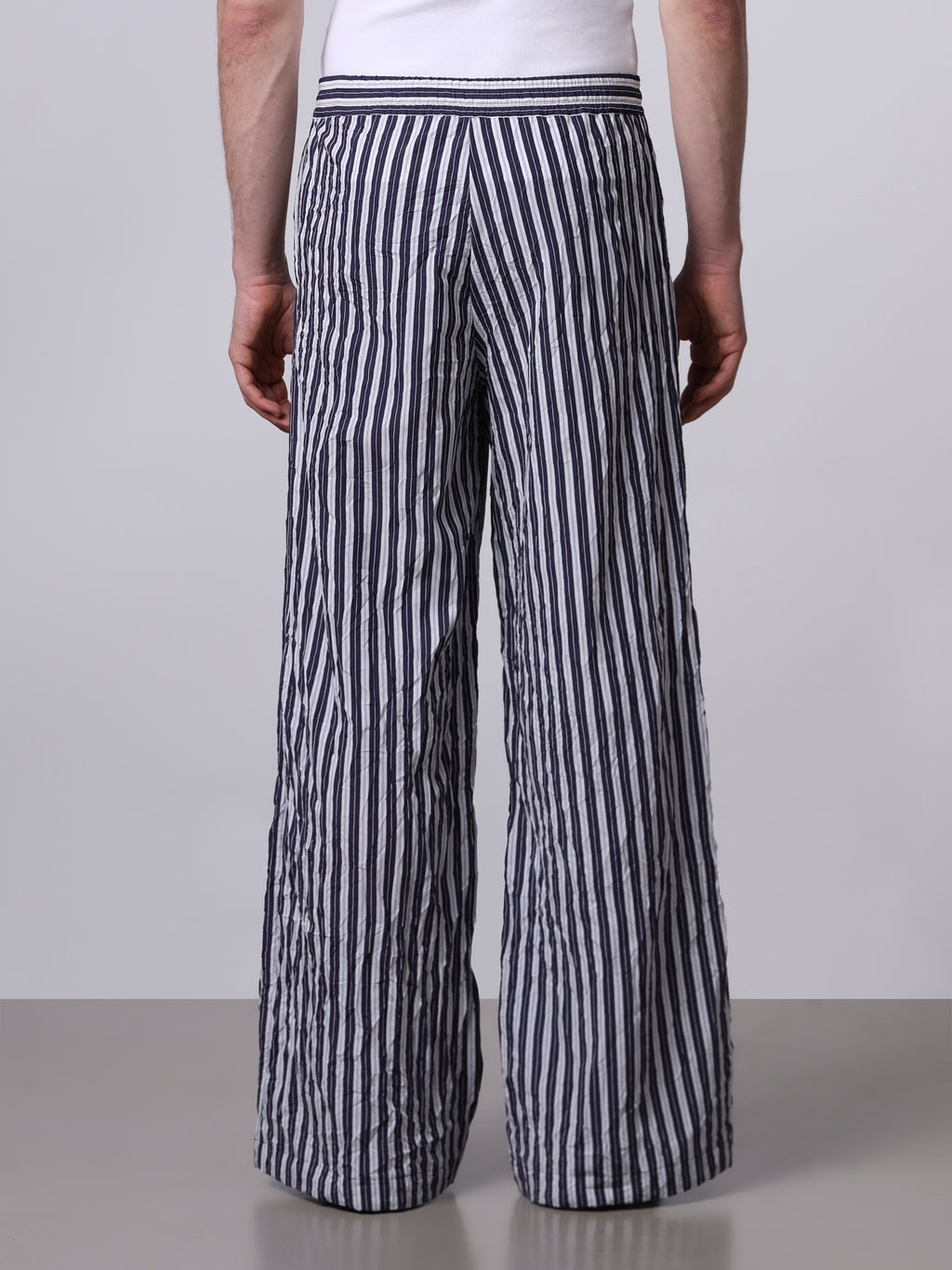 Oversized crinkled trousers