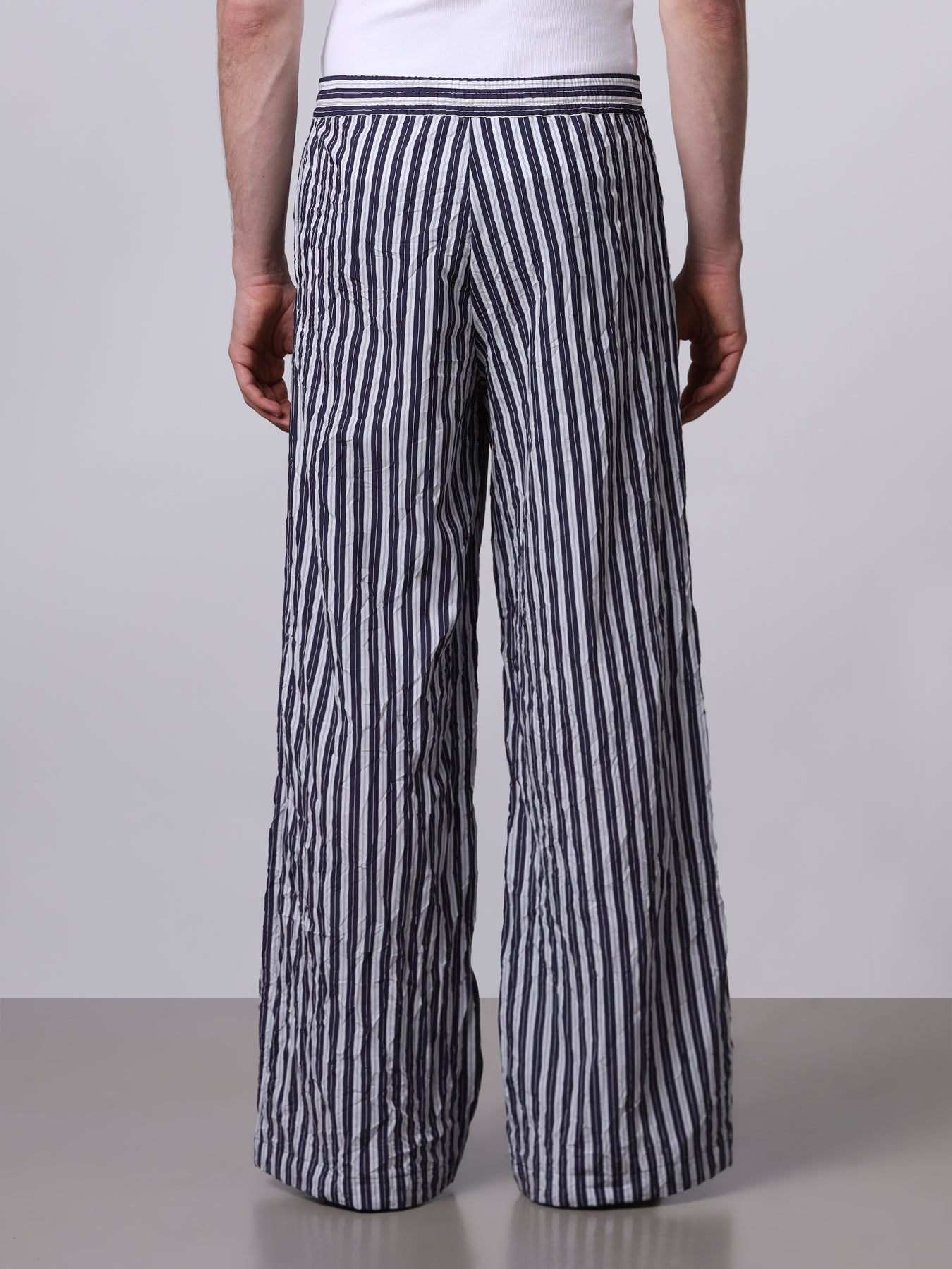 Oversized crinkled trousers