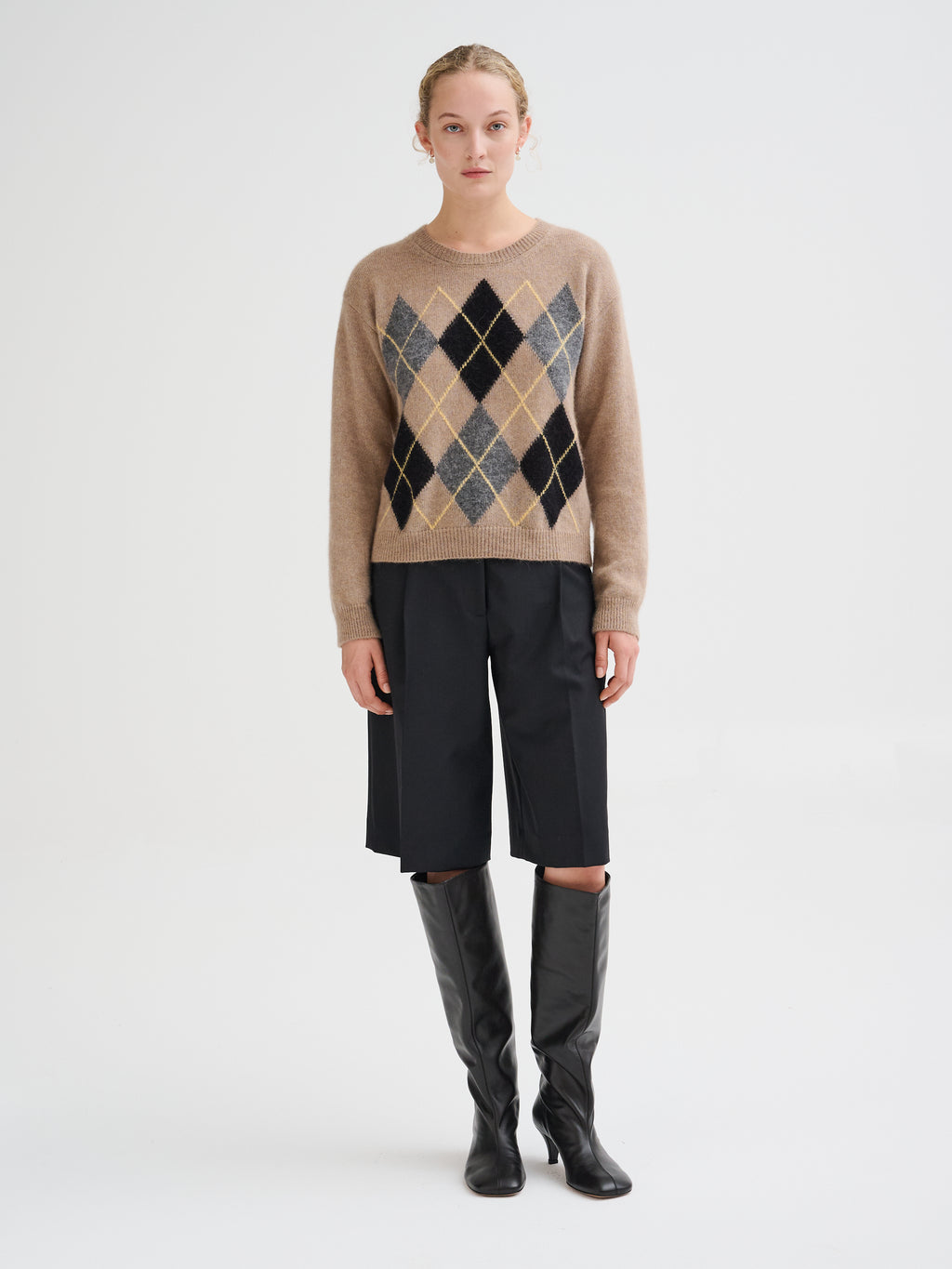 Pleated bermuda shorts