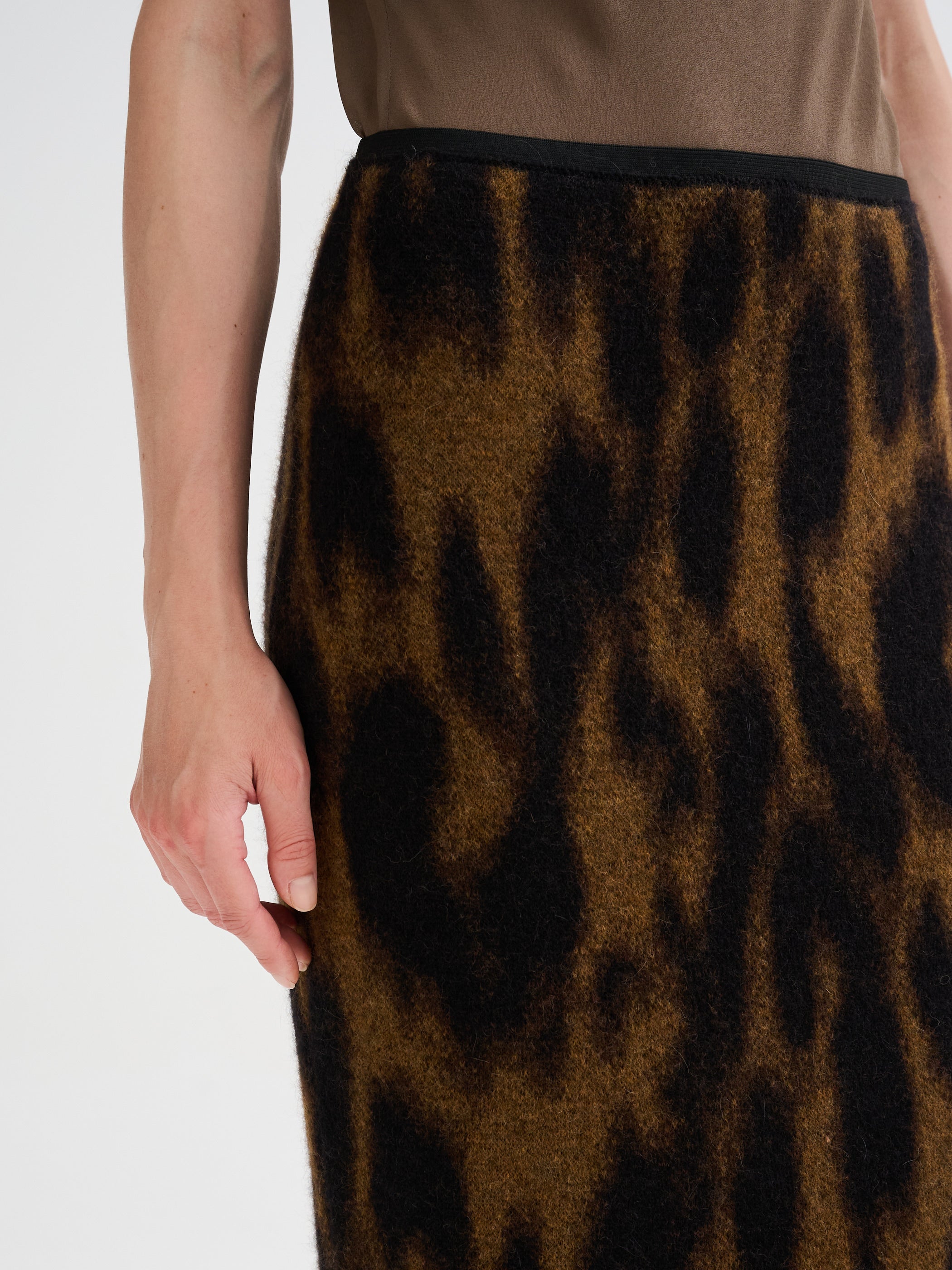 Animal jacquard knit midi skirt