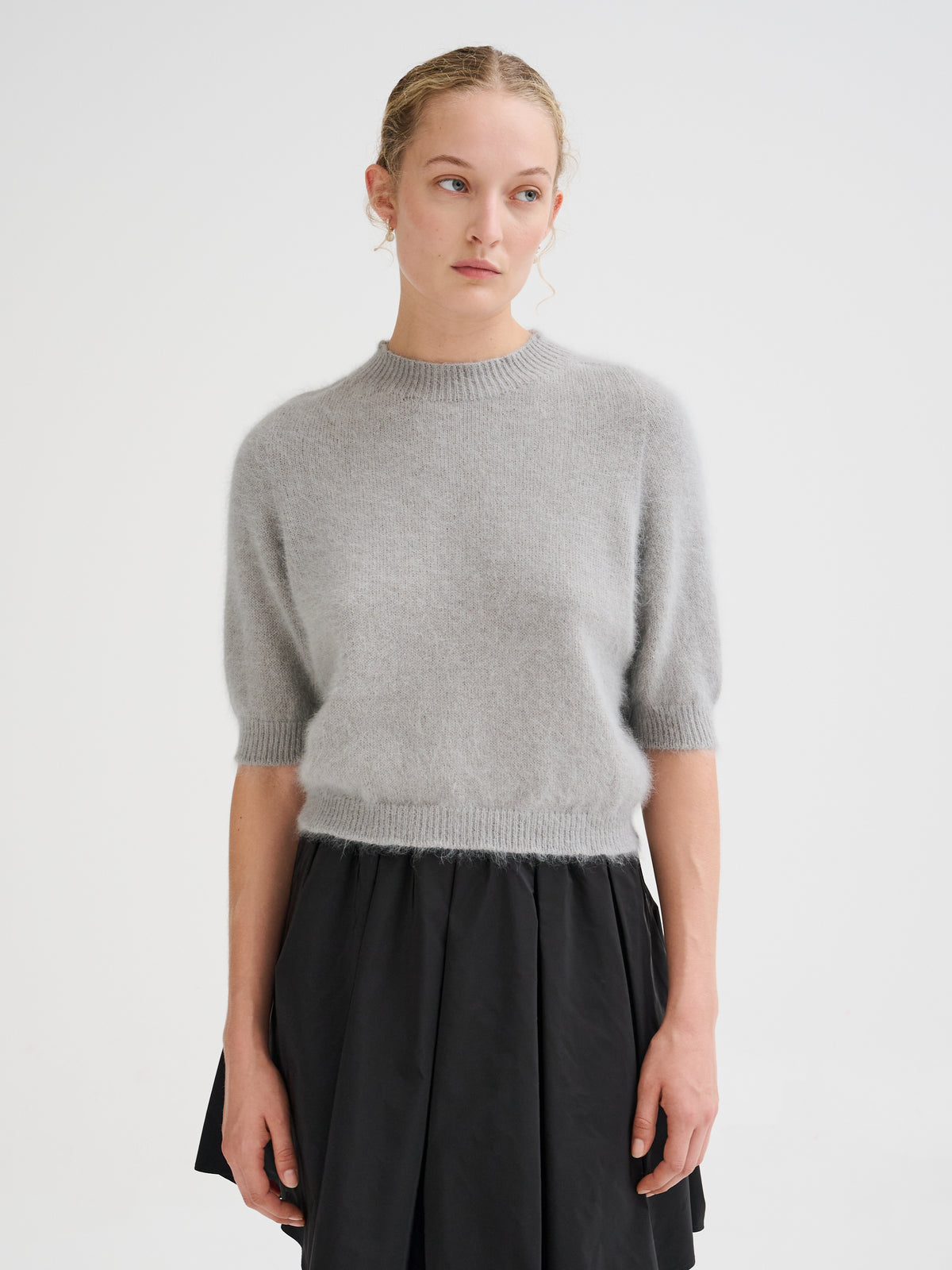 Short-sleeve angora sweater