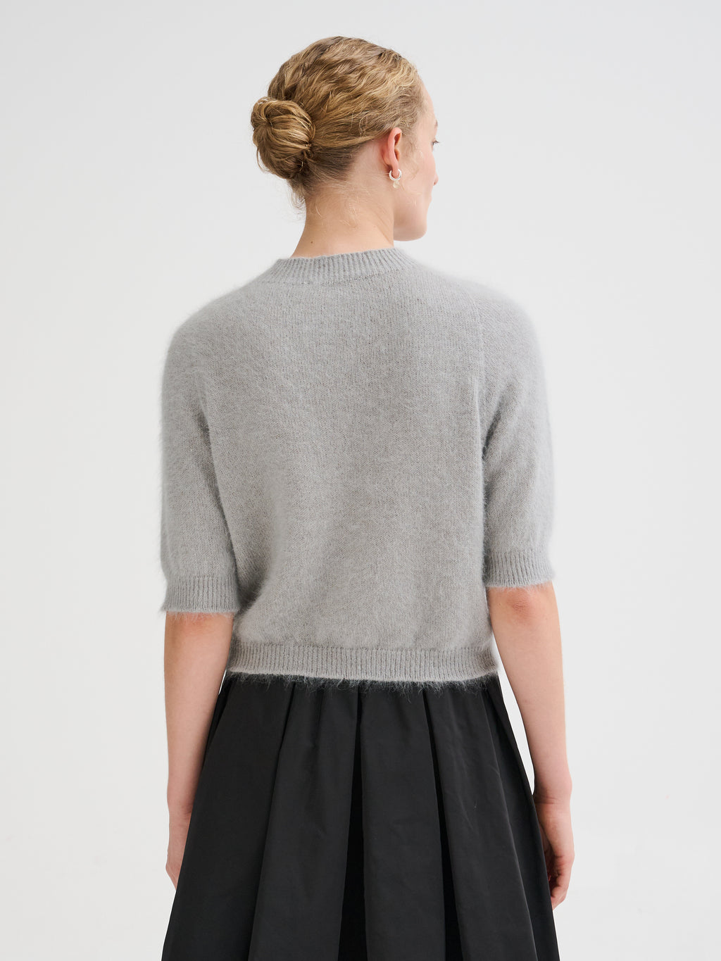 Short-sleeve angora sweater