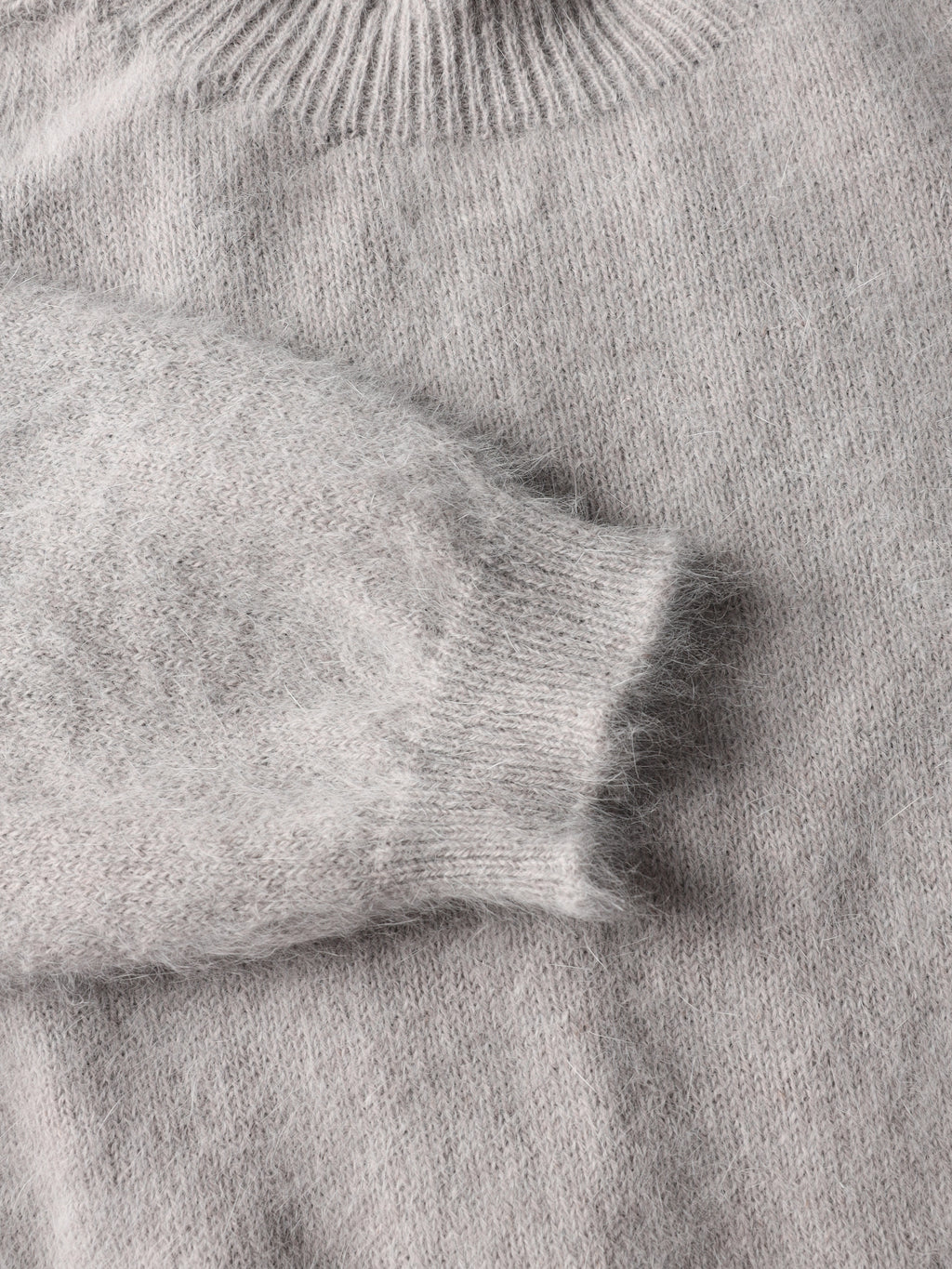 Short-sleeve angora sweater
