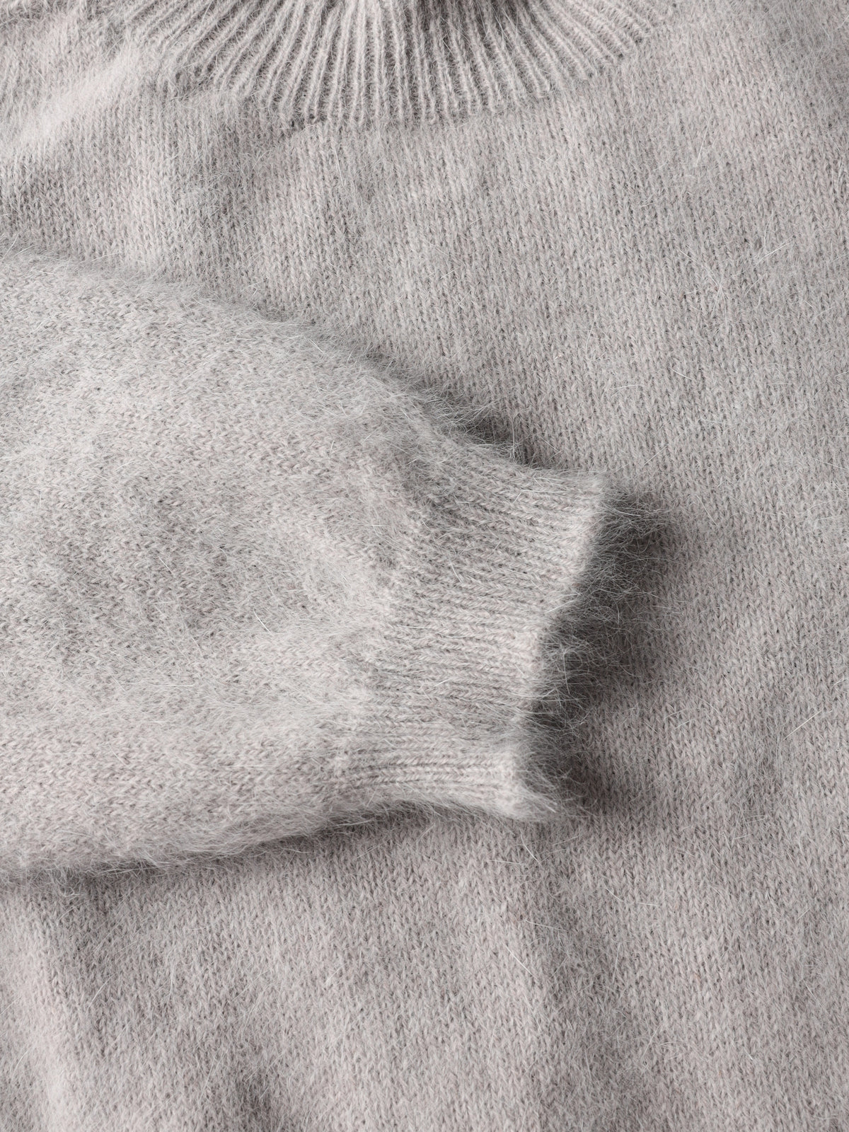 Short-sleeve angora sweater