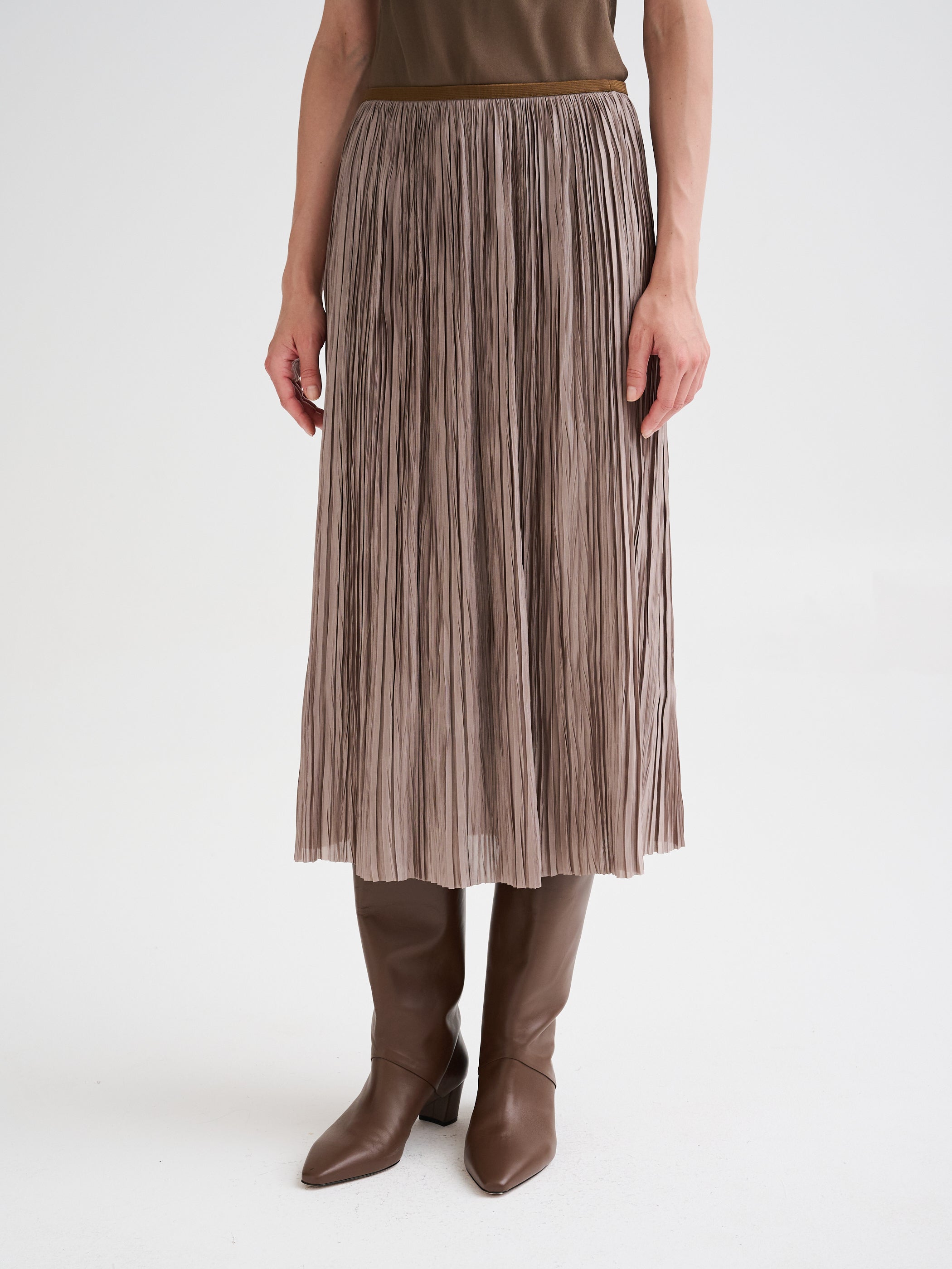 Pleated midi skirt