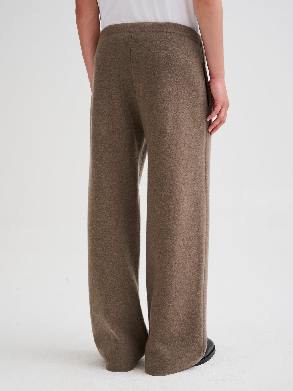 Wide-leg knit trousers