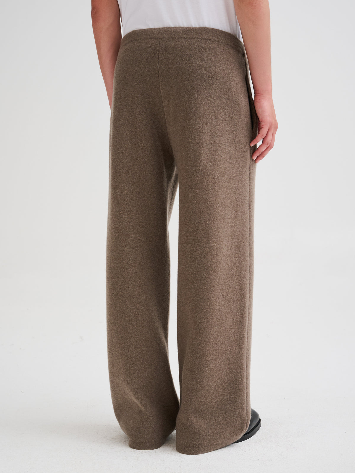 Wide-leg knit trousers