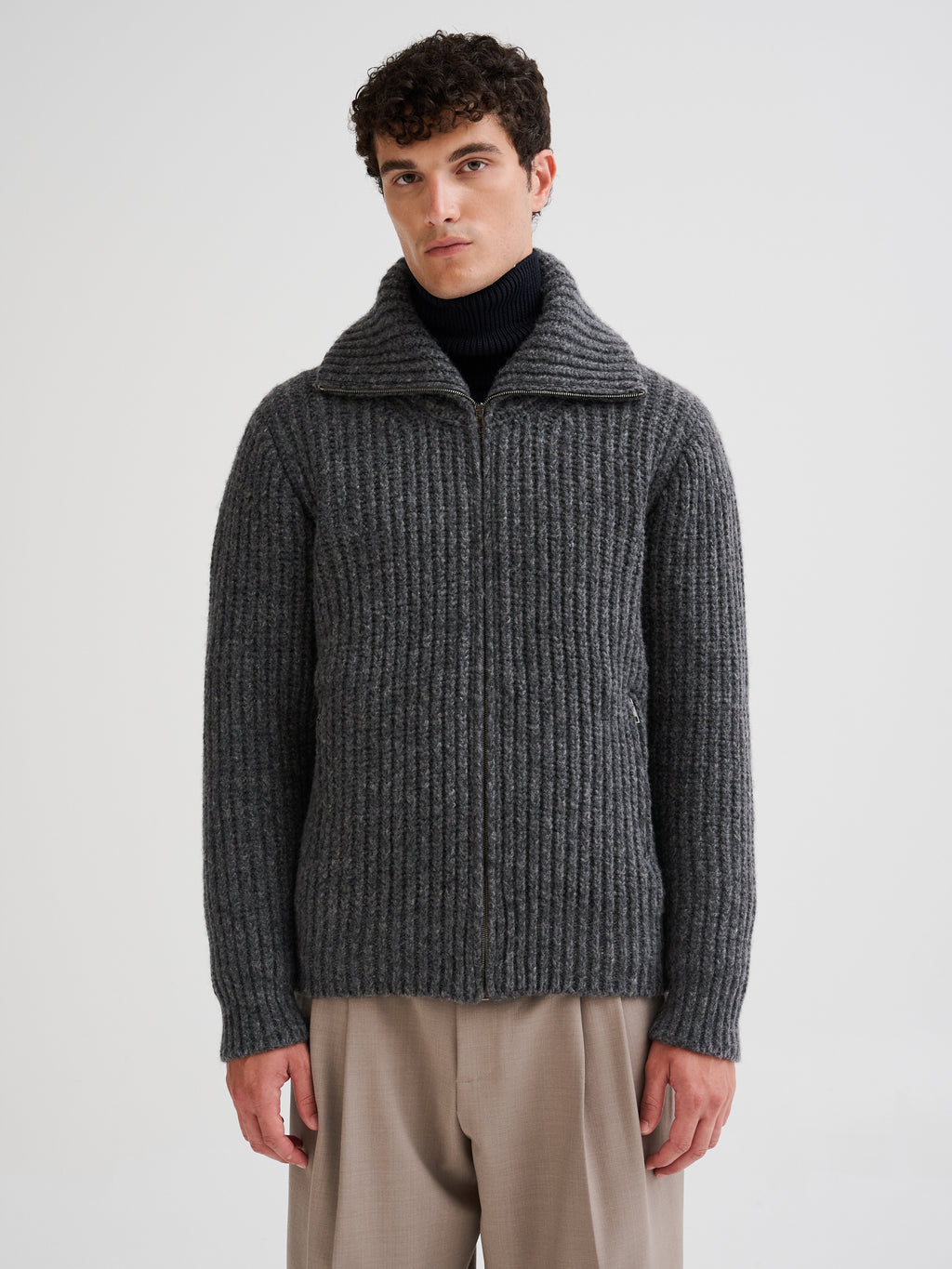 Ribbed zip-up knit jacket