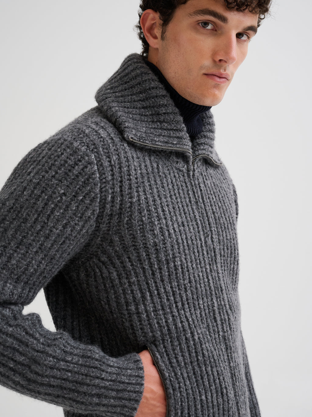 Ribbed zip-up knit jacket