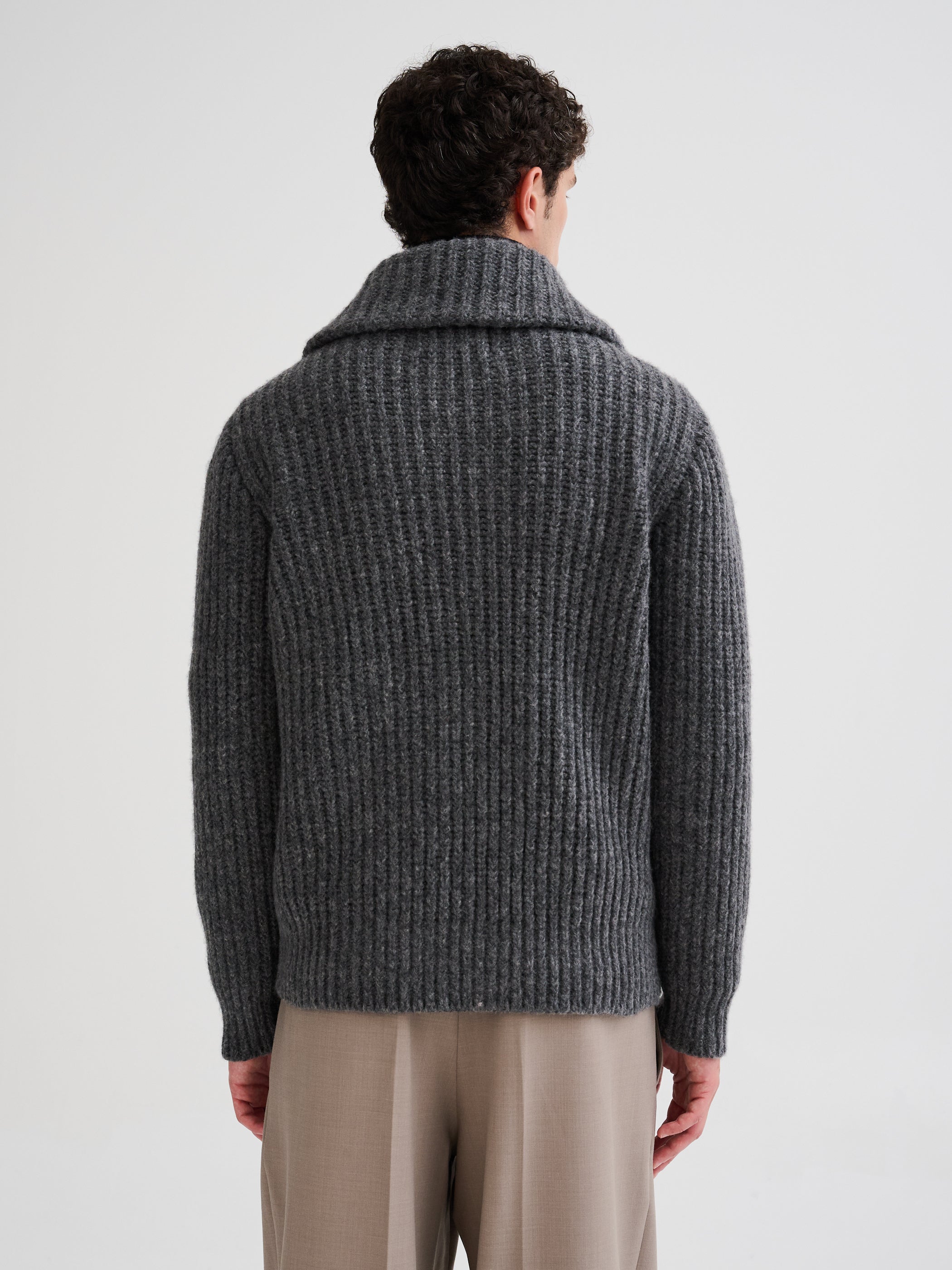 Ribbed zip-up knit jacket