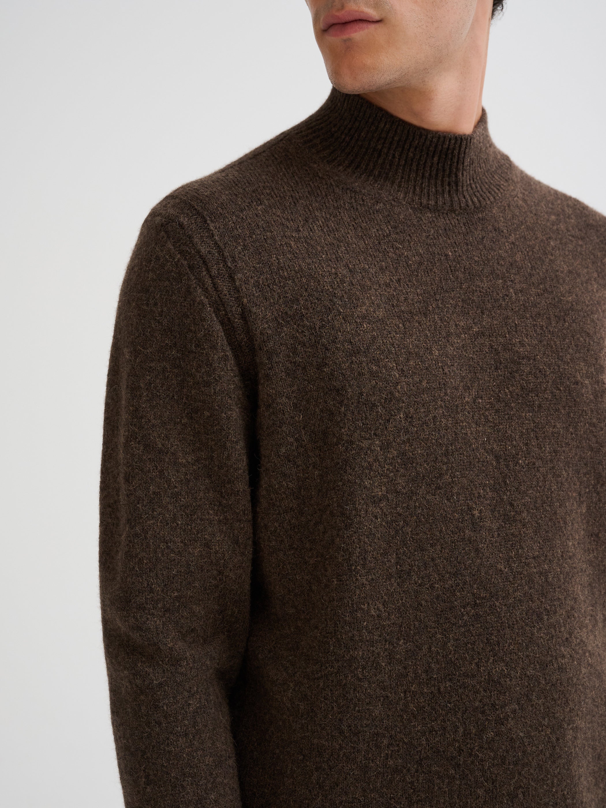 Camel wool mock-neck sweater