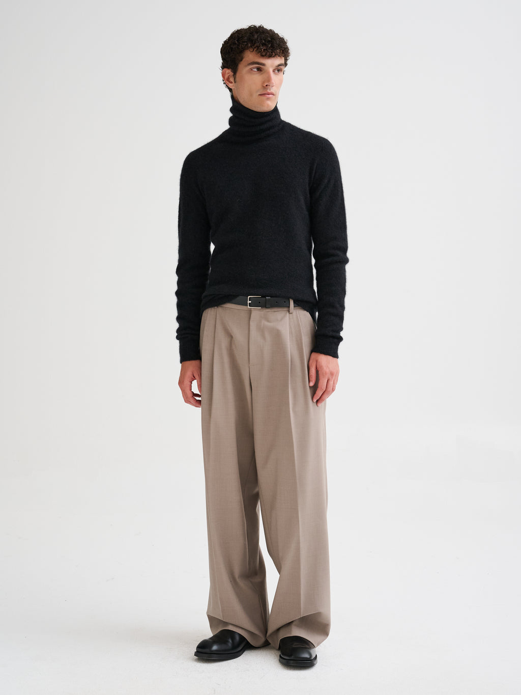 Tailored pleated trousers