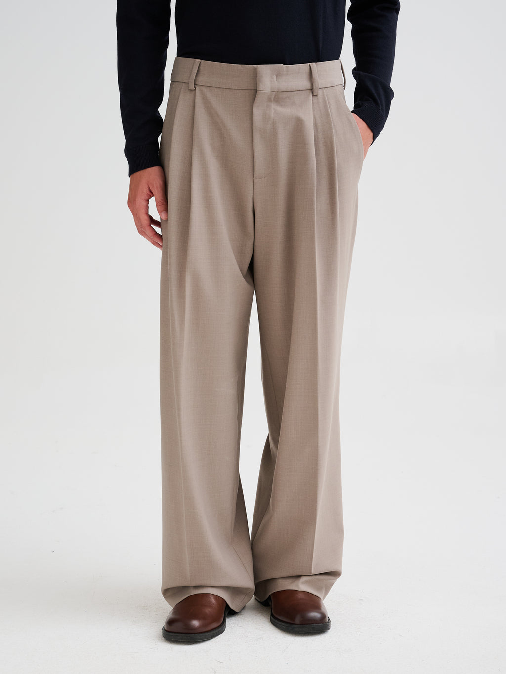 Tailored pleated trousers
