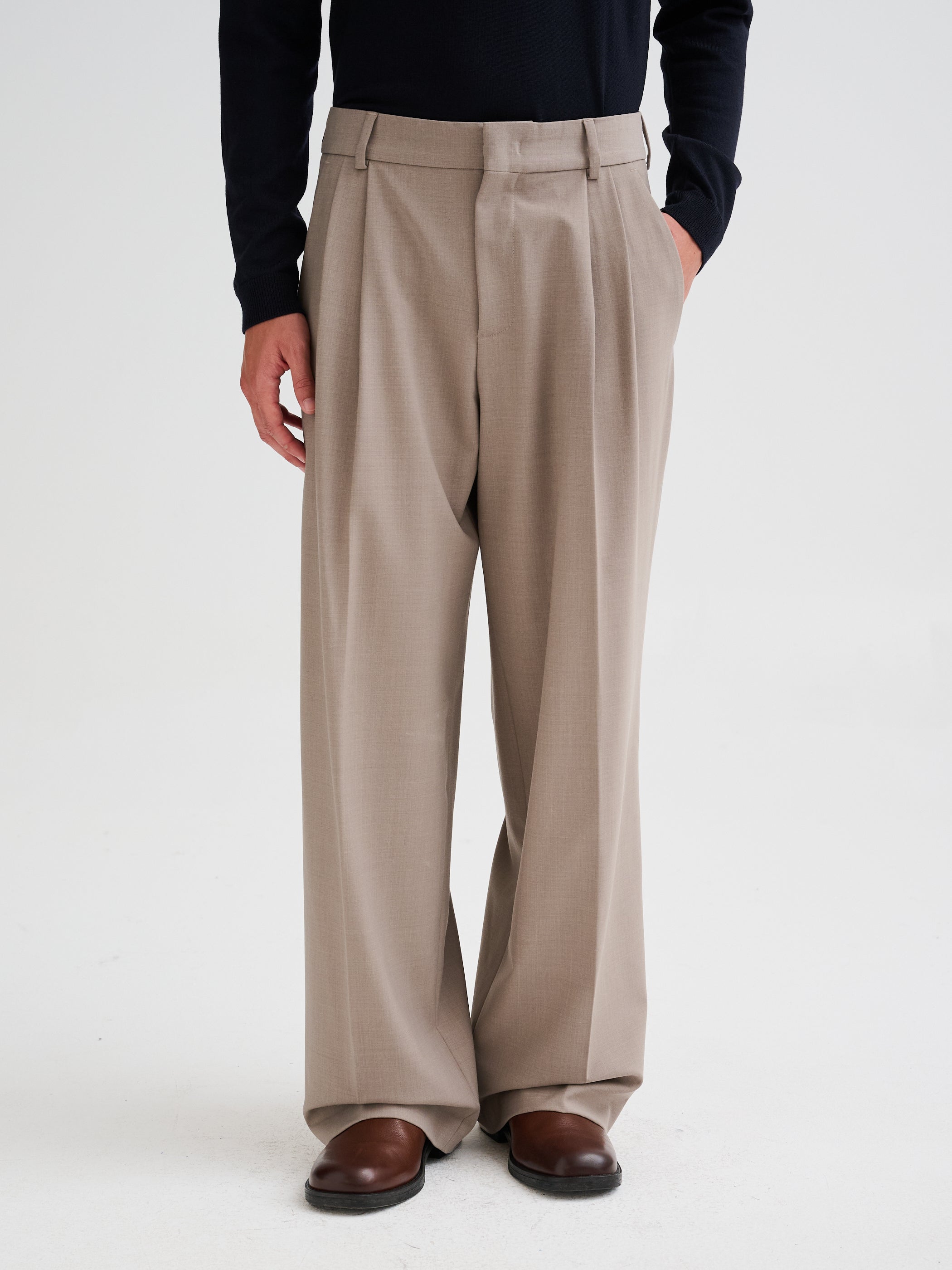 Tailored pleated trousers