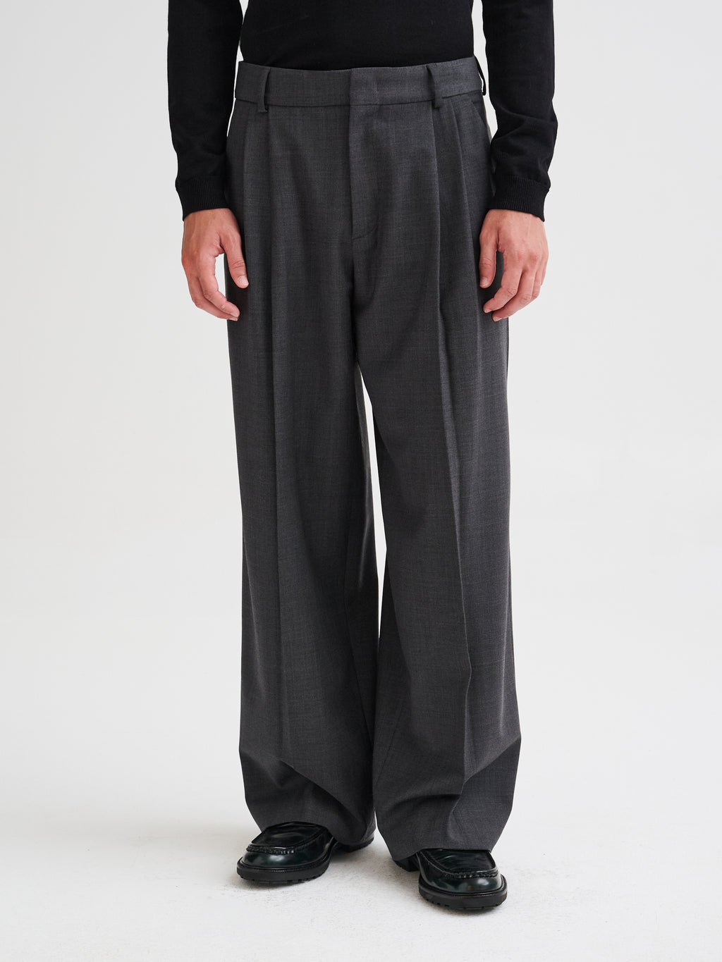 Tailored pleated trousers