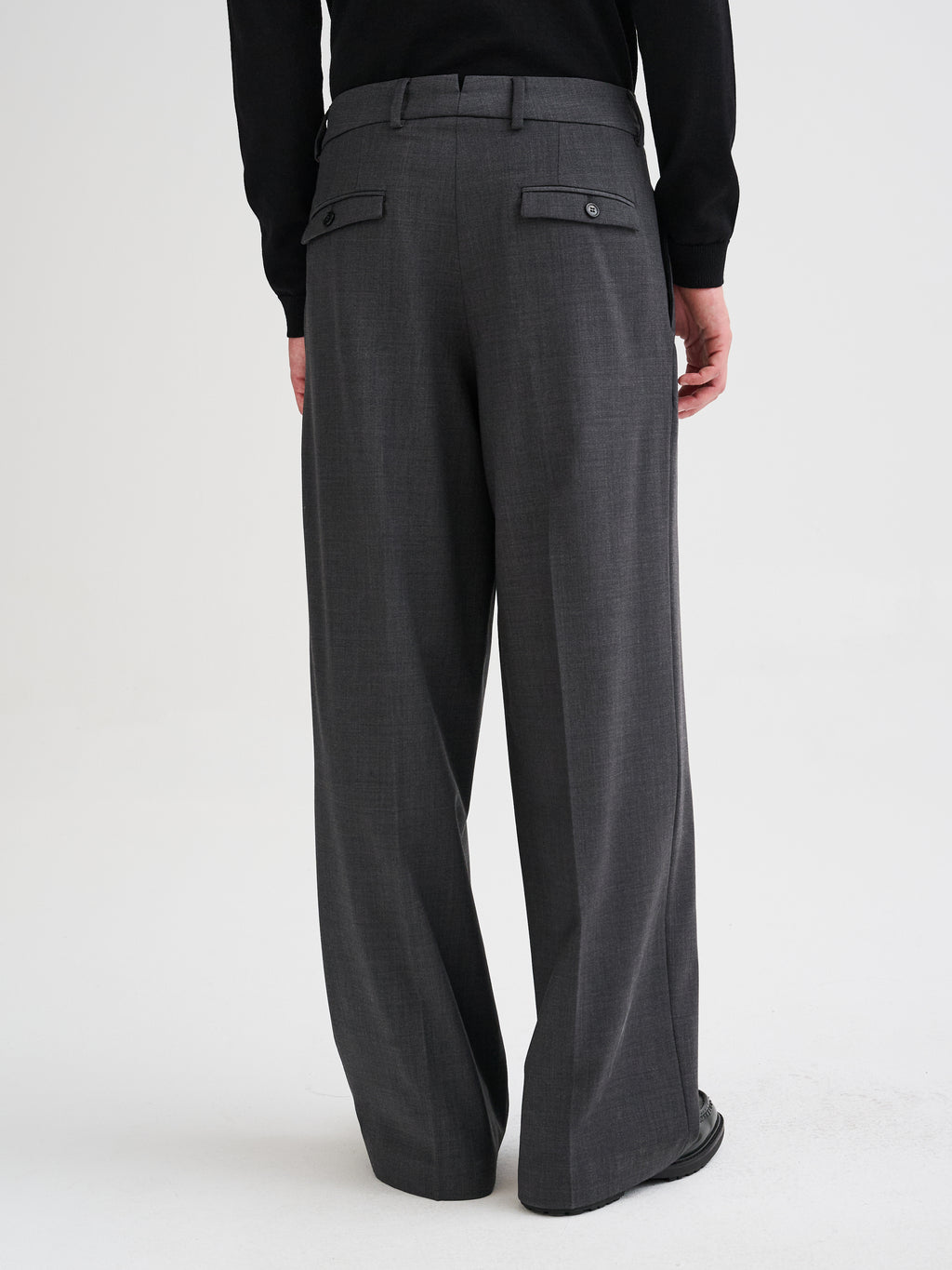 Tailored pleated trousers