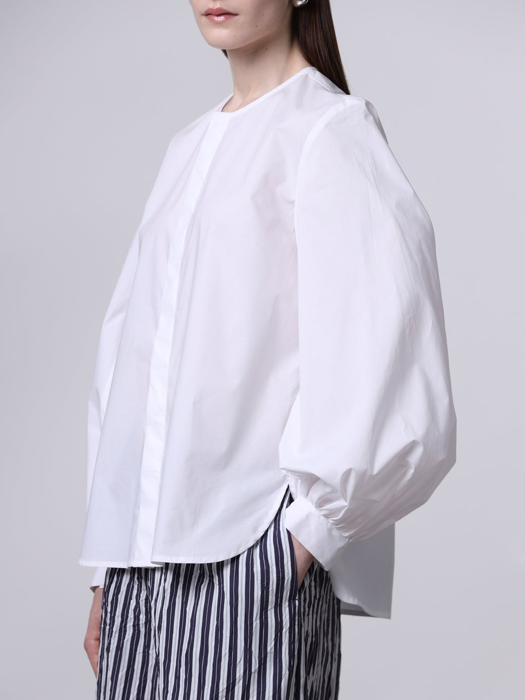 Oversized shirt with gathered sleeves
