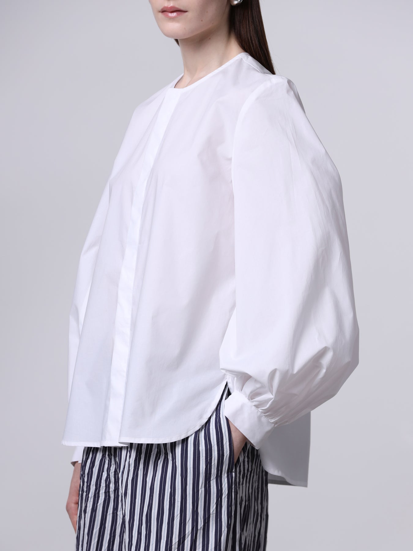 Oversized shirt with gathered sleeves
