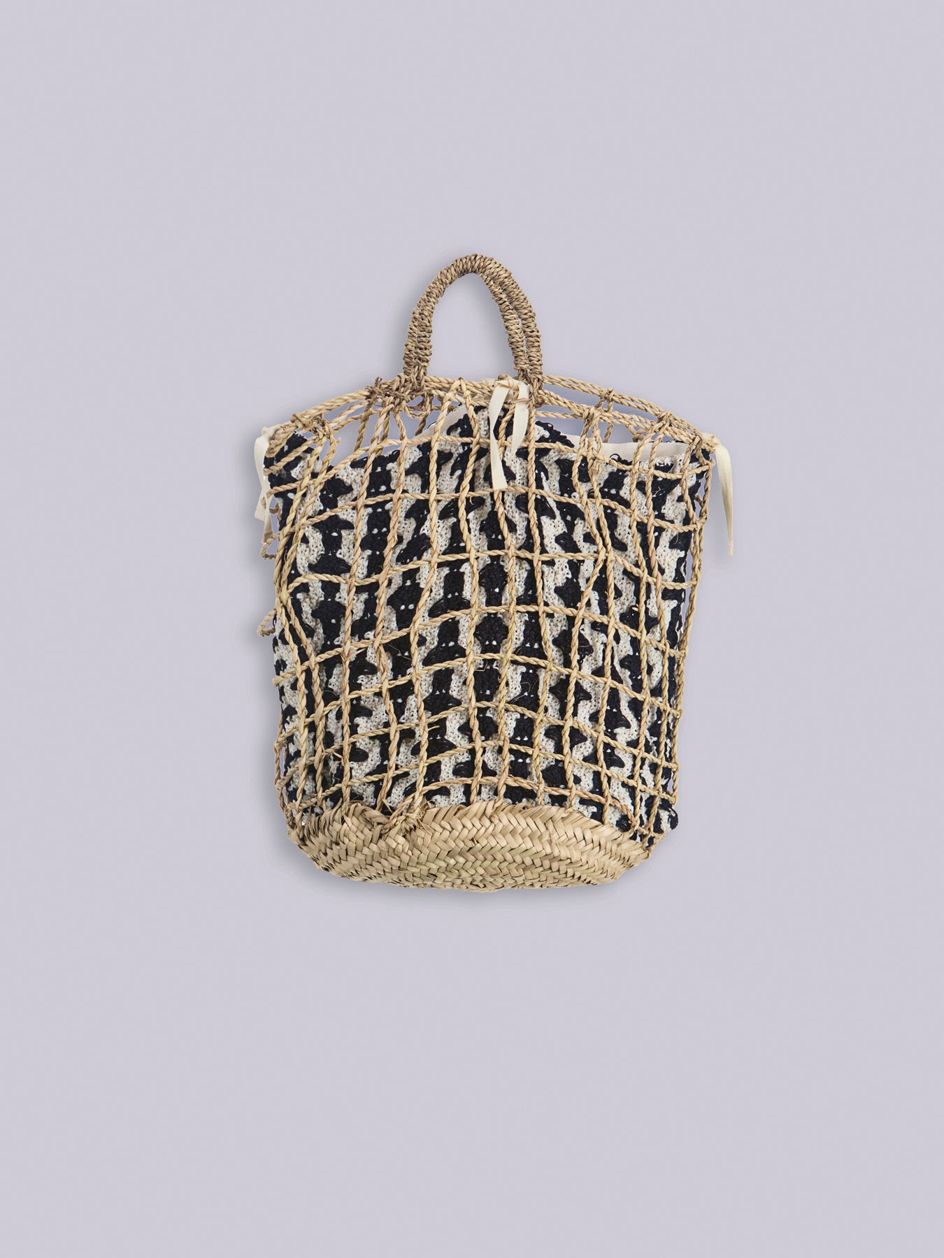 Maxi straw bag with pouch
