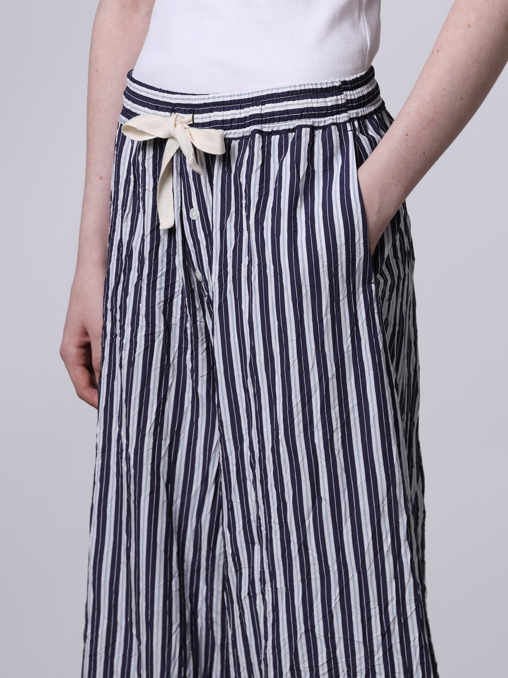 Oversized crinkled trousers