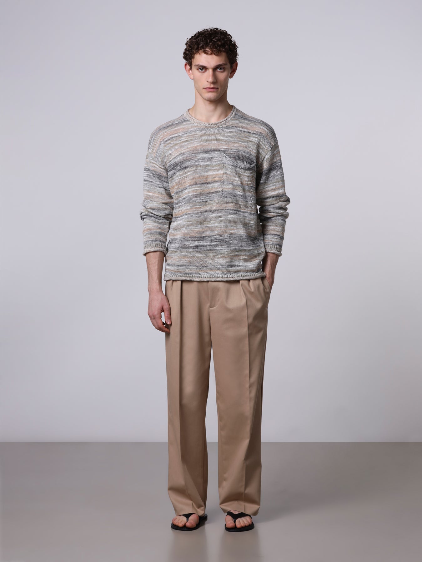 Linen sweater with pocket