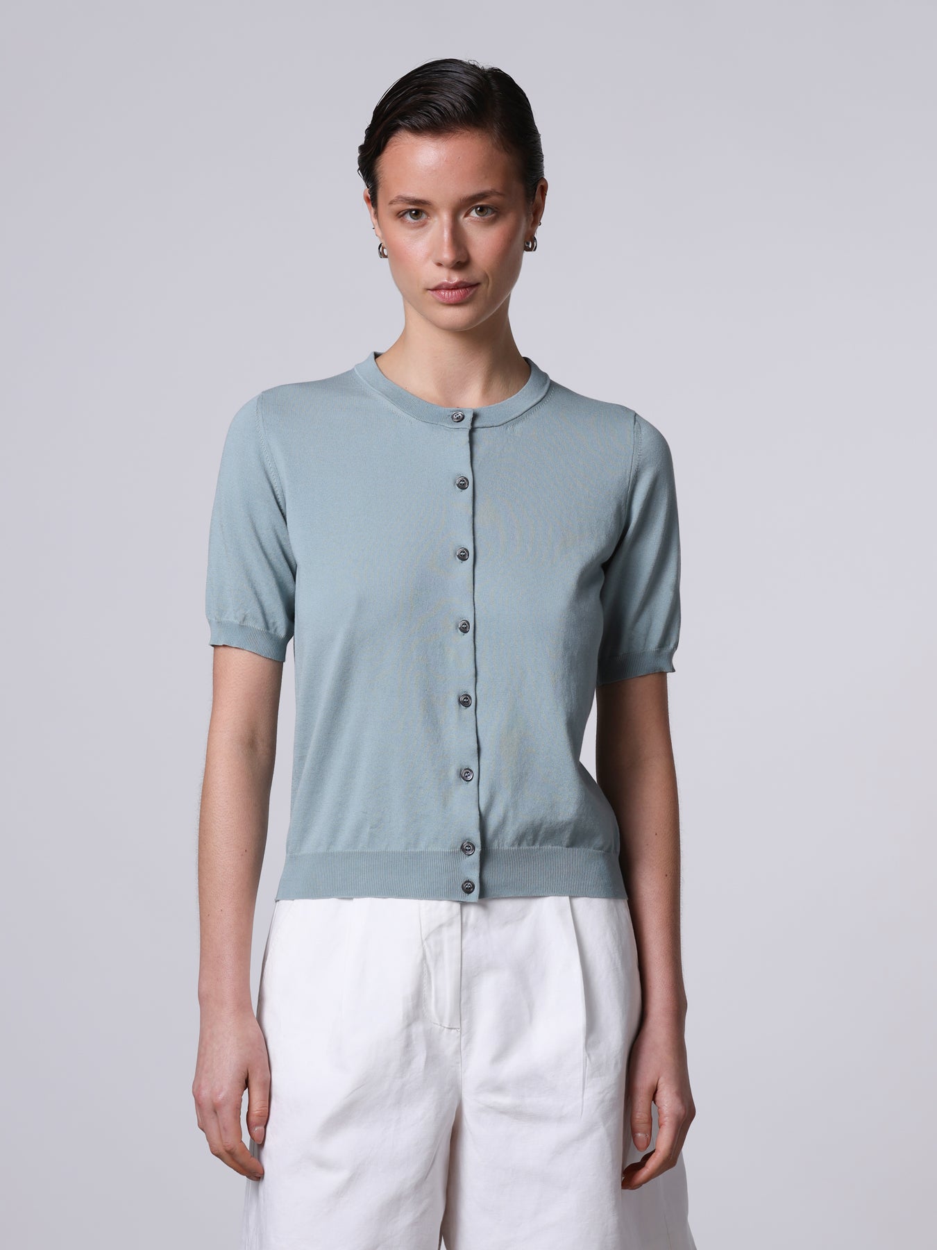 Short sleeves knitted cardigan