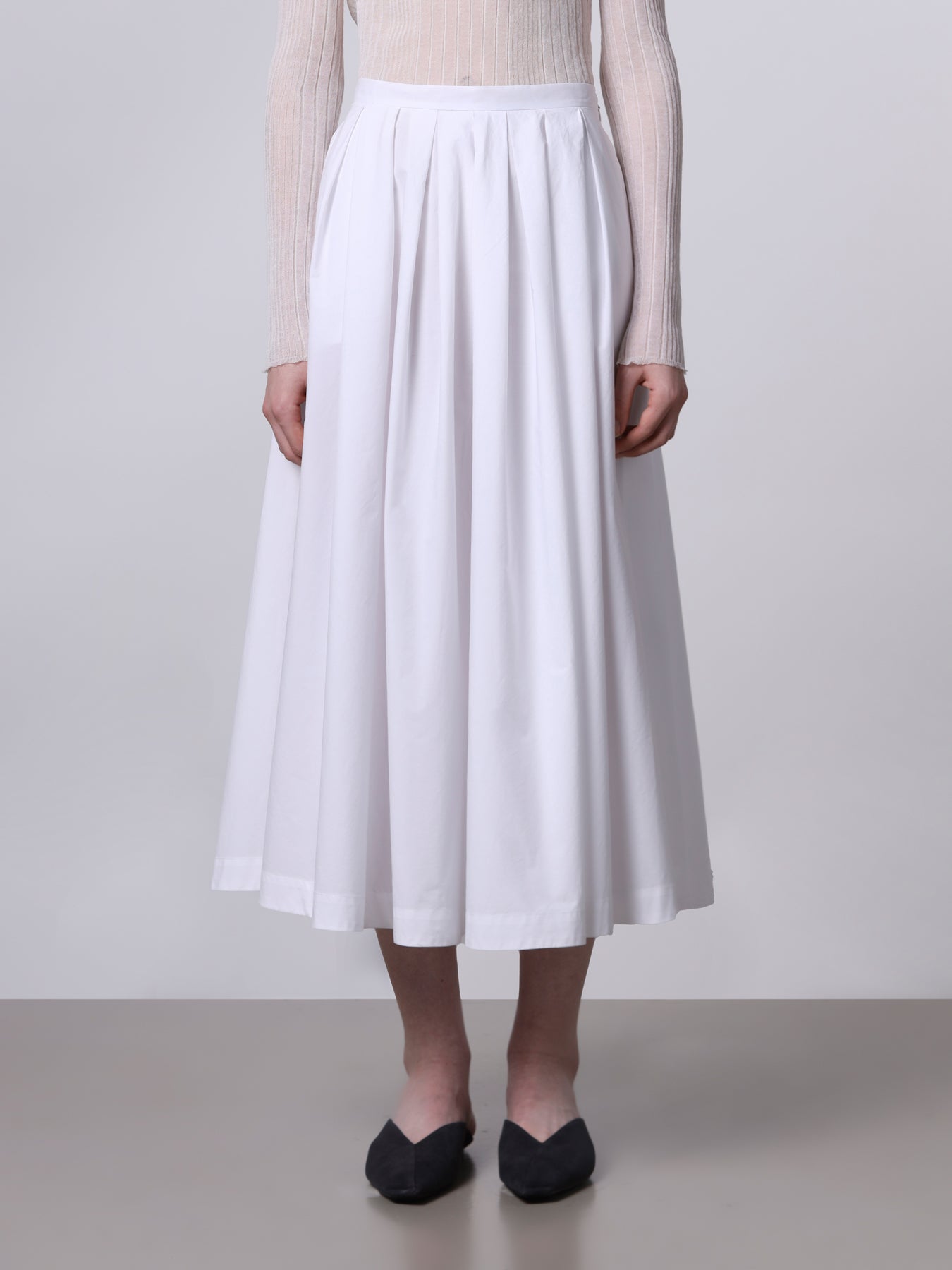 Wide pleated skirt
