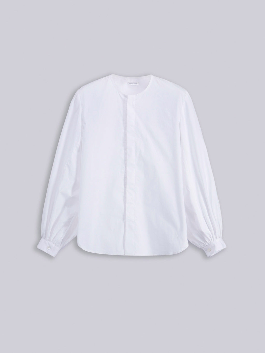 Oversized shirt with gathered sleeves