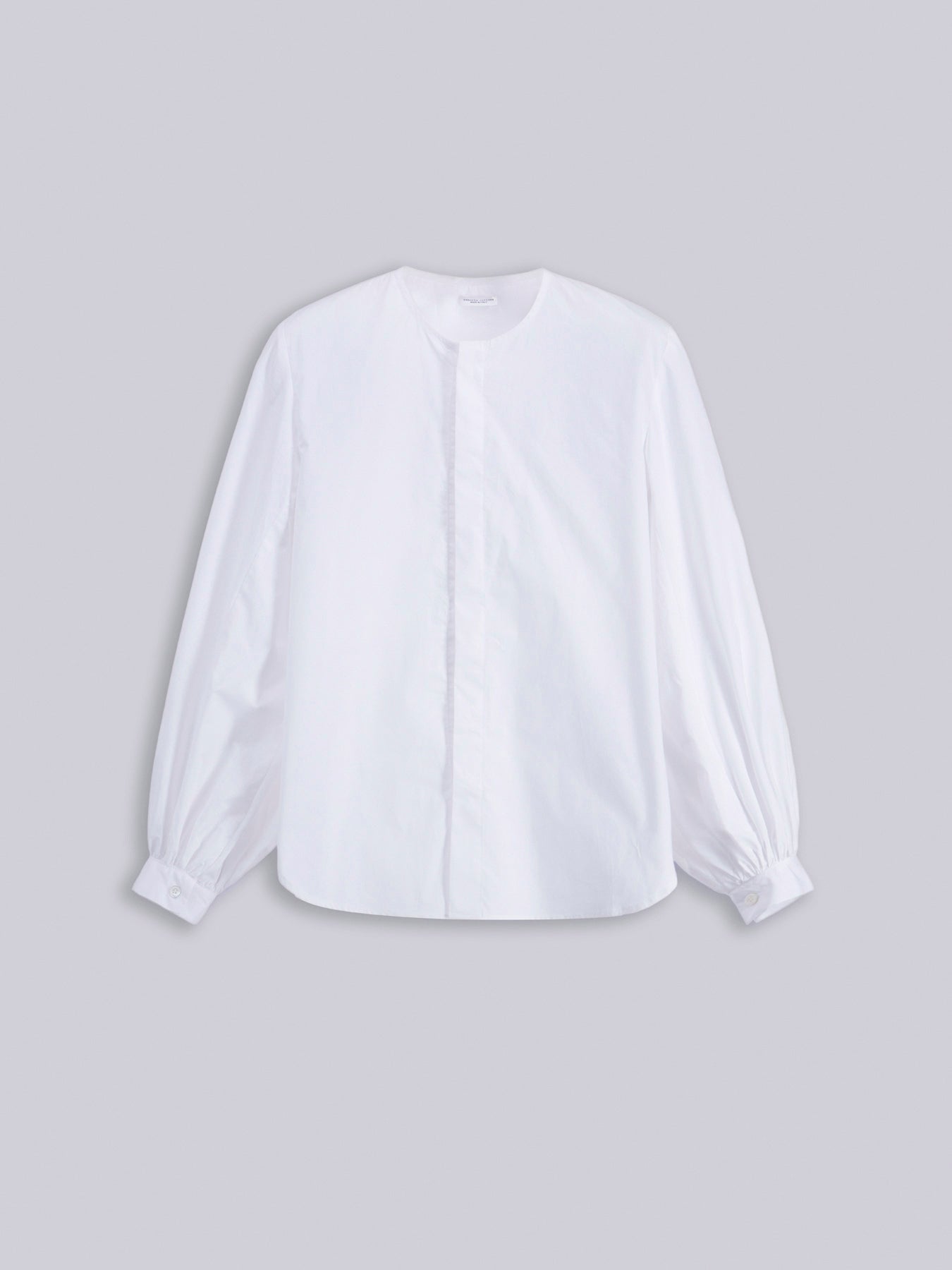 Oversized shirt with gathered sleeves