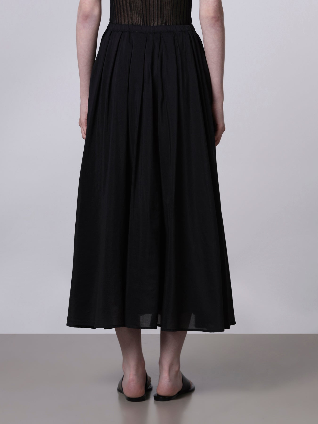 Wide pleated skirt