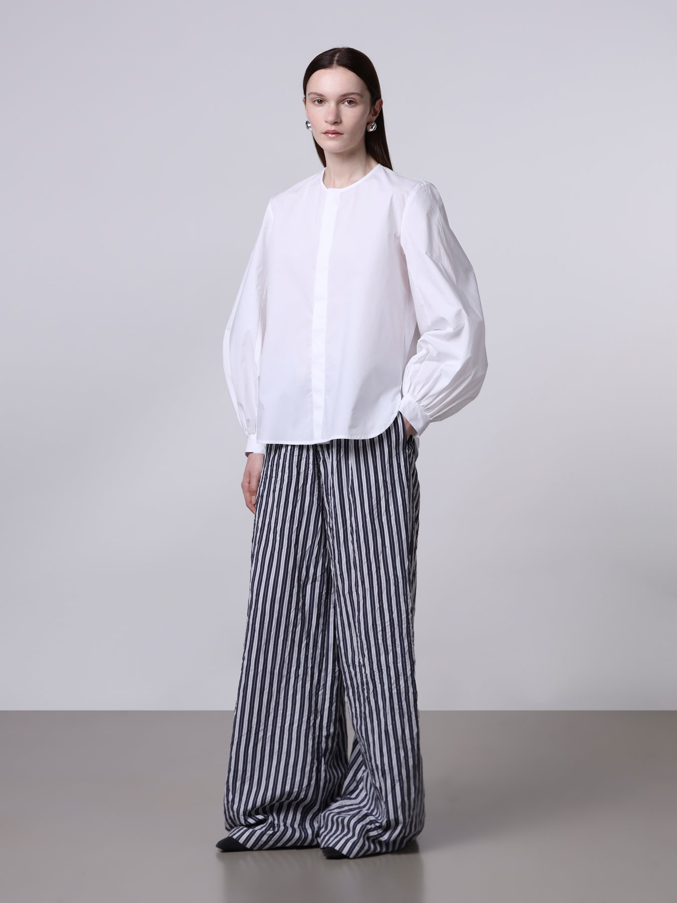 Oversized shirt with gathered sleeves