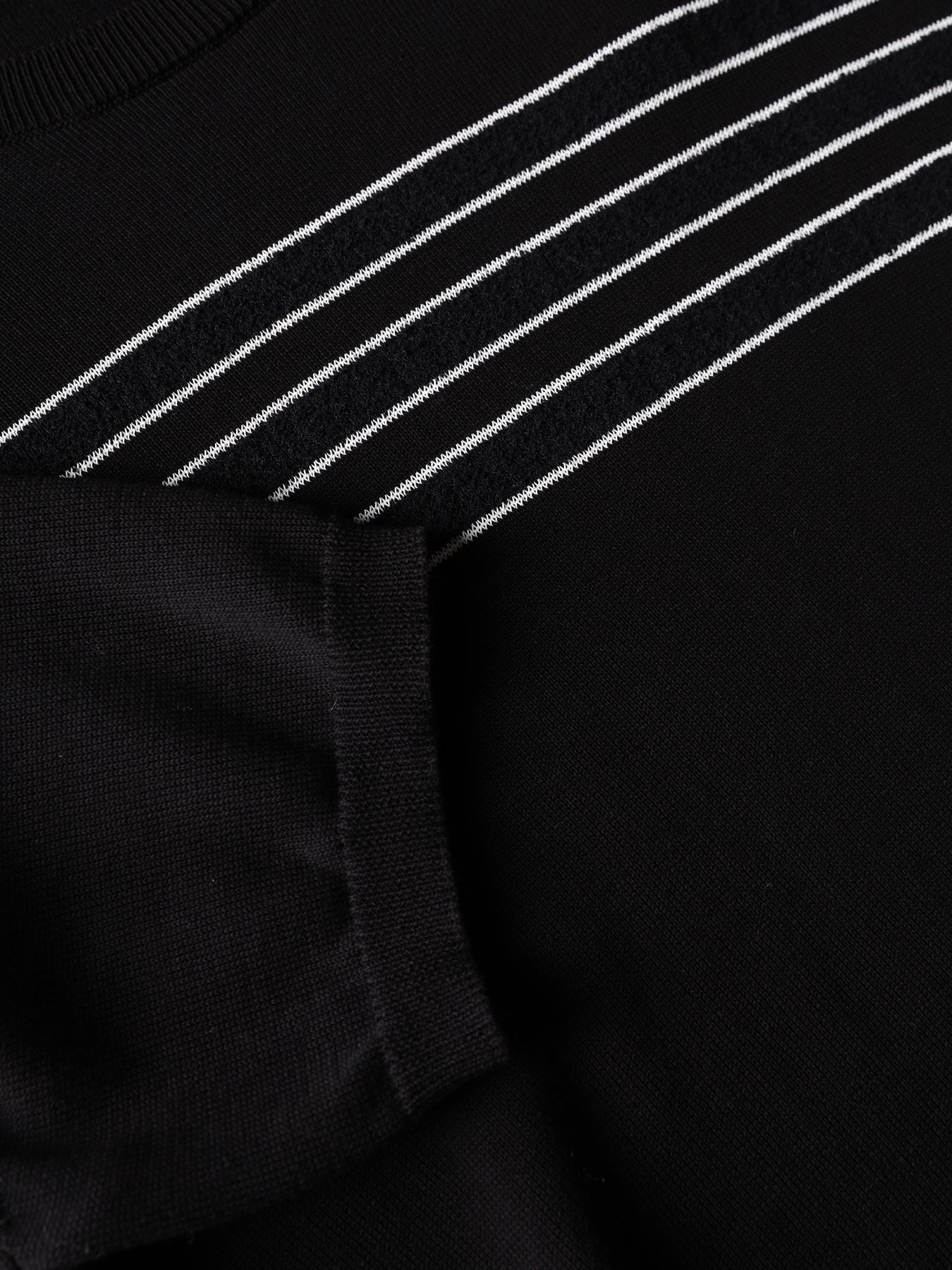 Detail stripe t-shirt